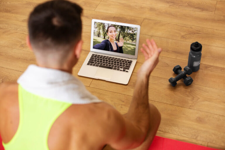 Why Should Fitness Coaches Offer Online Programs to Stay Competitive